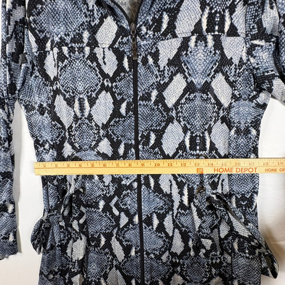 Chicos Blue Snakeskin Print Zip Front Belted Jacket Mock Neck Size 1 M - Picture 8 of 12
